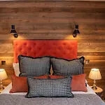 Khione Chalet *